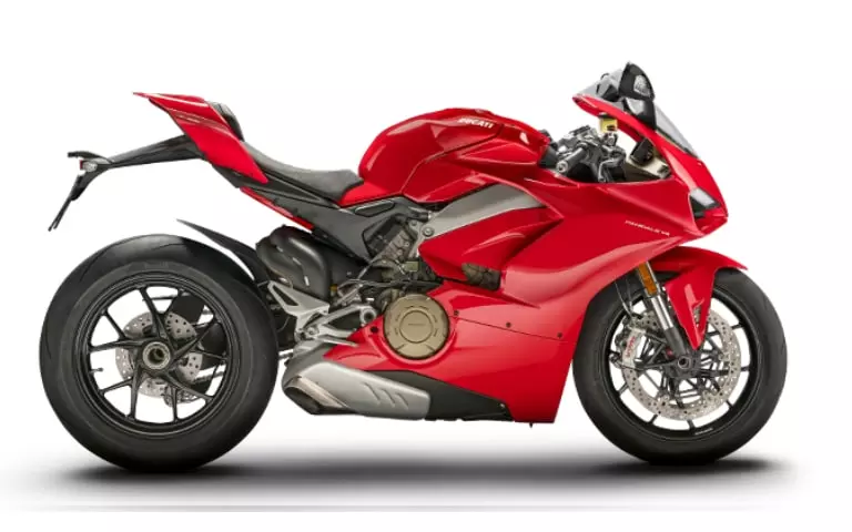Les différentes catégories de motos. Panigale-v4-red-my18-01-data-sheet-768x480-74753